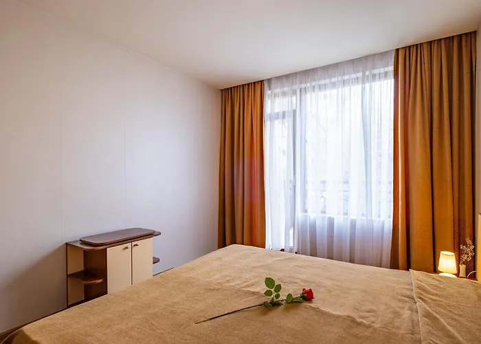 Primrose With Free Parking Apartment Warna