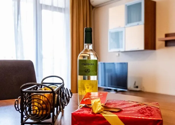 Primrose With Free Parking * Warna